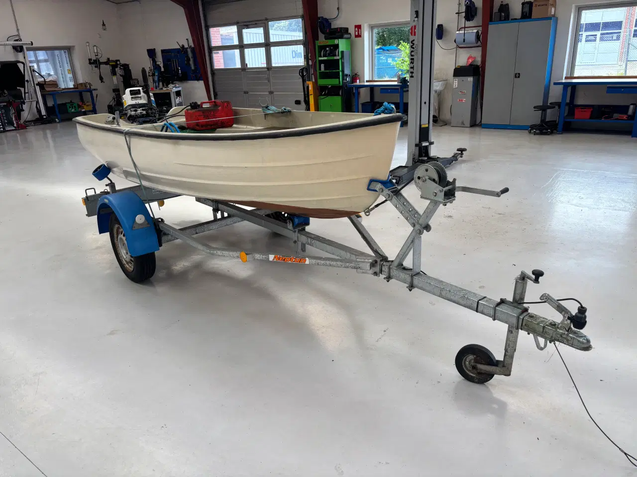 Billede 2 - Jolle med motor og trailer