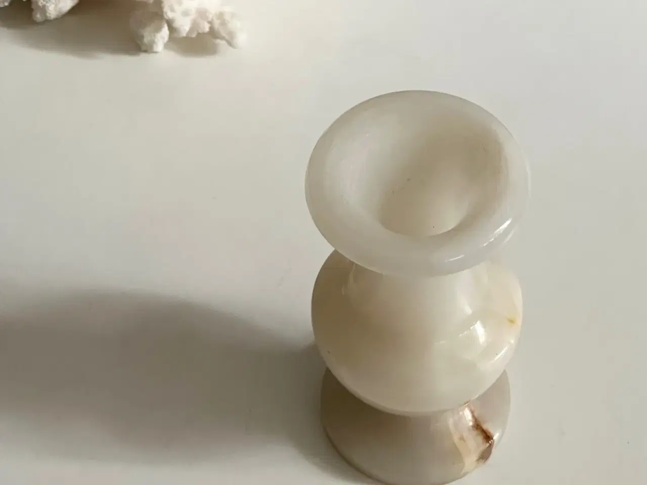 Billede 2 - Lille vase, hvid onyx