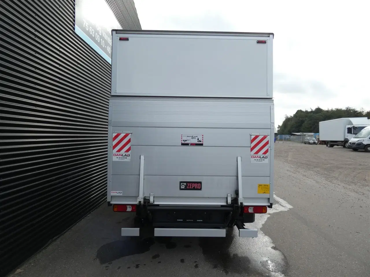 Billede 4 - Iveco Daily 35S16 4100mm 2,3 D m/Alukasse med lift Hi-Matic 156HK Ladv./Chas. 8g Aut.