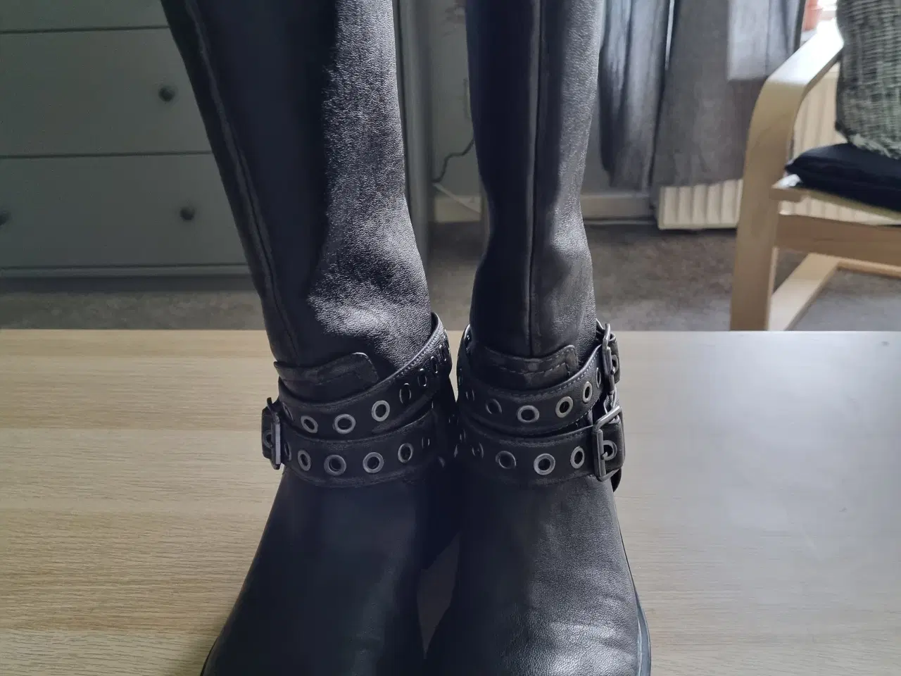 Billede 8 - Bershka biker støvler/stonewash look i sort  str 3