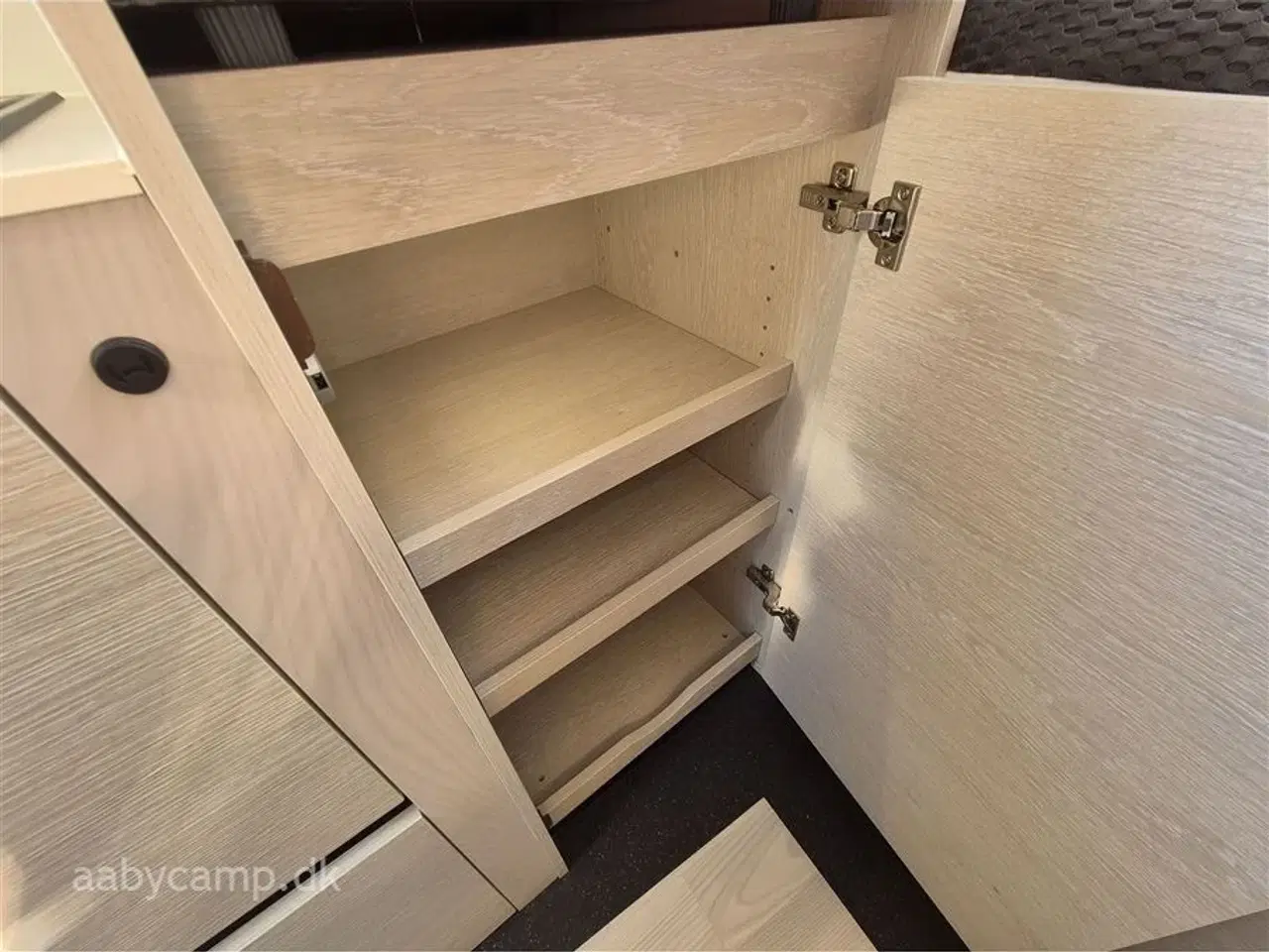 Billede 15 - 2023 - Tourne 6.0 Thunder Edition 200AH. LITHIUM BATTERI. 2000W INVERTER. KOMPRESSOR KØLESKAB. MAXFANN. WEBASTO DIESELFYR. EL-GULVVARME.