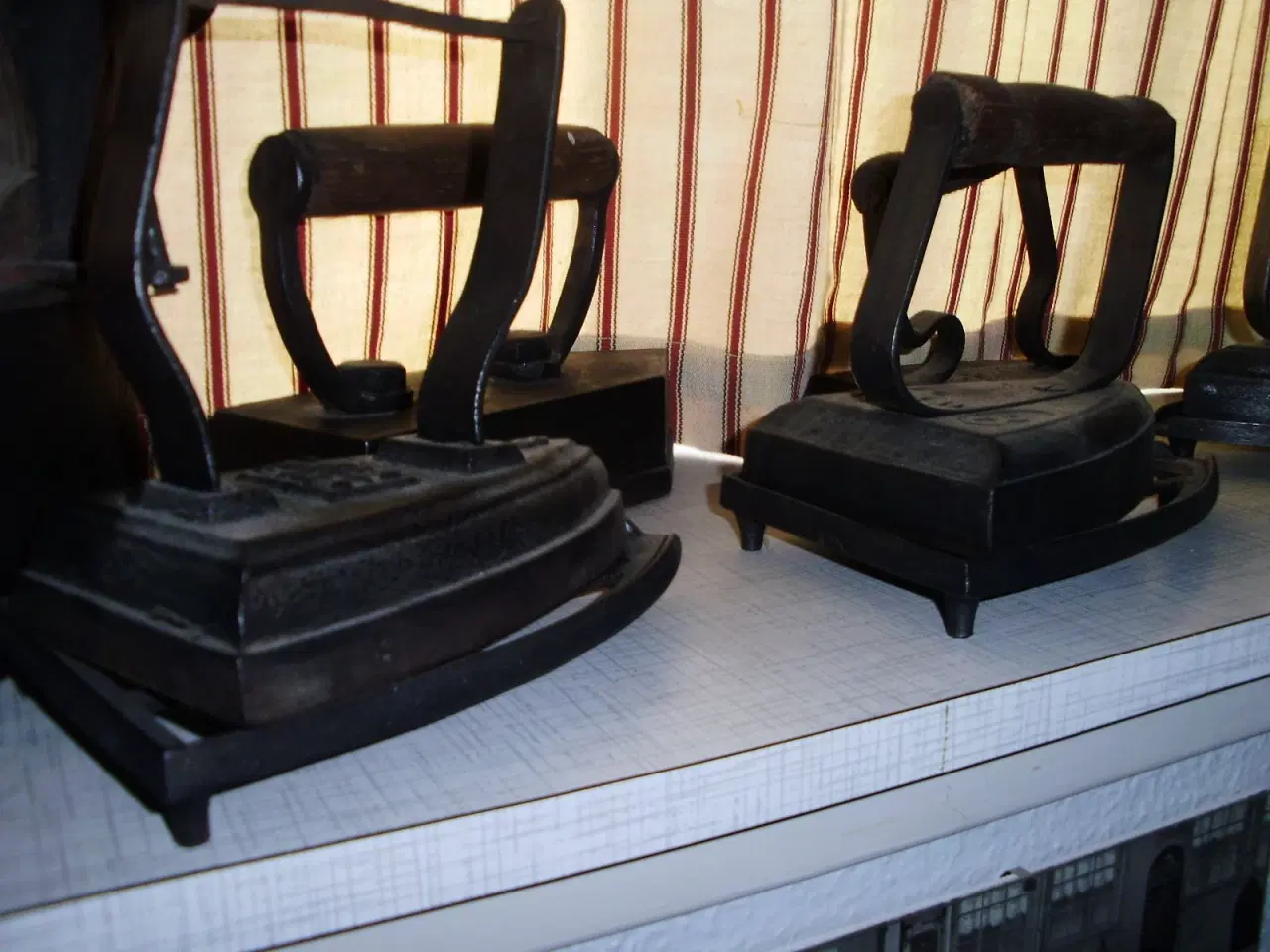 Billede 1 - Gamle strygejern