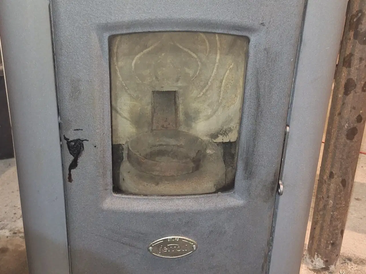 Billede 3 - pilleovn 2500kr nypris 17000kr skorsten medfølger 