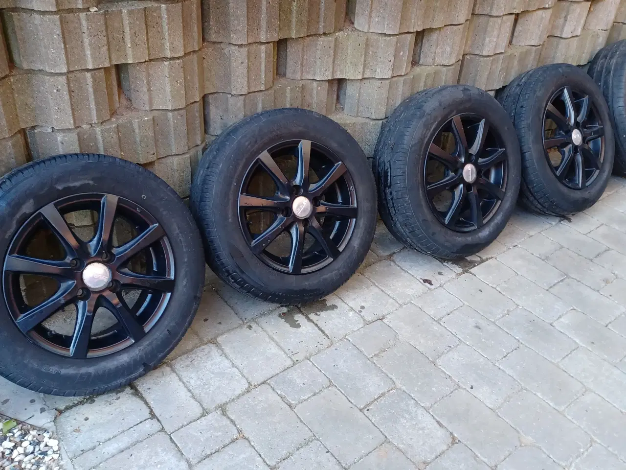 Billede 1 - VW Up alufælge.