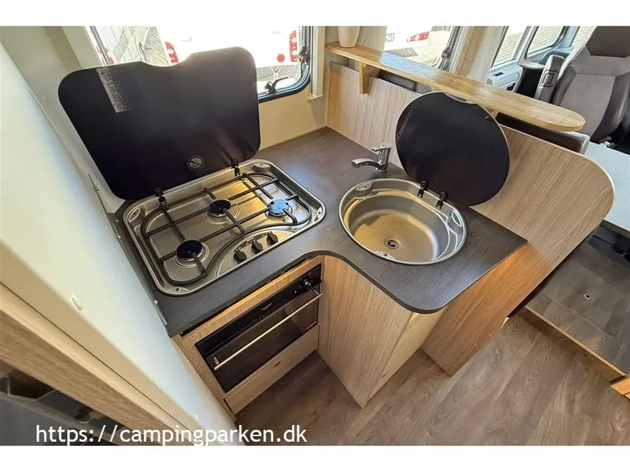 Billede 10 - 2019 - SunLight Veludstyret og velholdt Sunlight I68 Active m. automatgear og 150hk