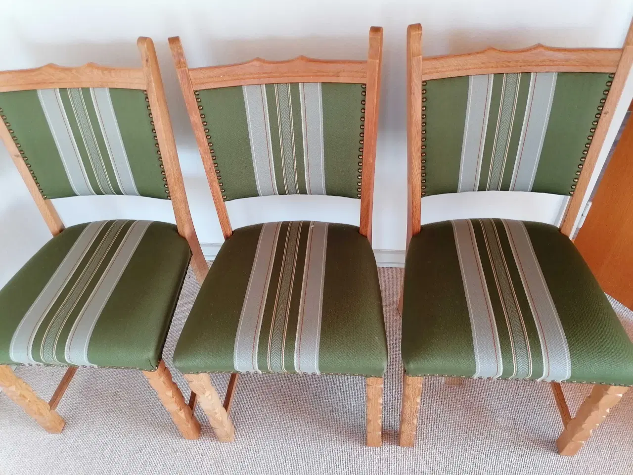 Billede 1 - Spisebords stole i syret eg 100 kr pr stk