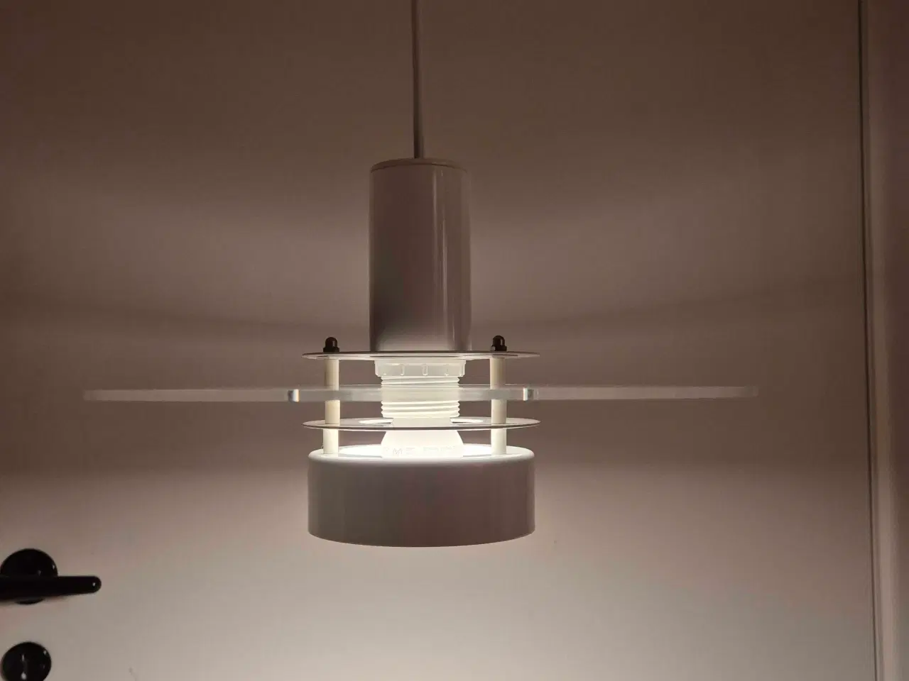 Billede 4 - Svævende 80'er-pendel med gennemsigtig skærm
