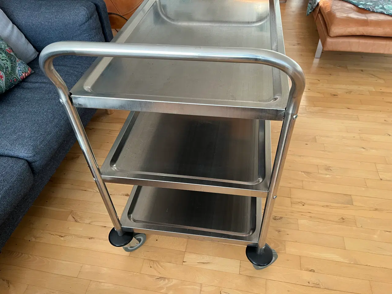 Billede 3 - Stålserveringsbord, 3 etager, professionel brug 