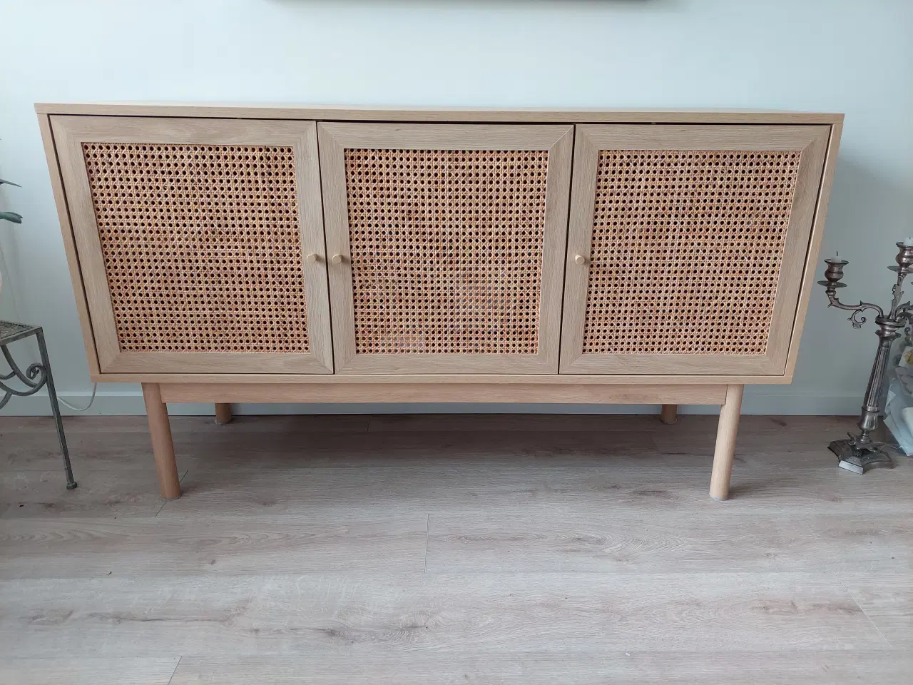 Billede 1 - Halmstad skænk,3 hylder