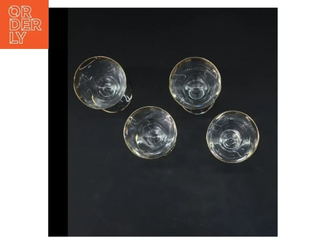 Billede 2 - Sæt af glas med guldkanter (str. 4 styk. ø. 7 cm længde. 11,5 cm)