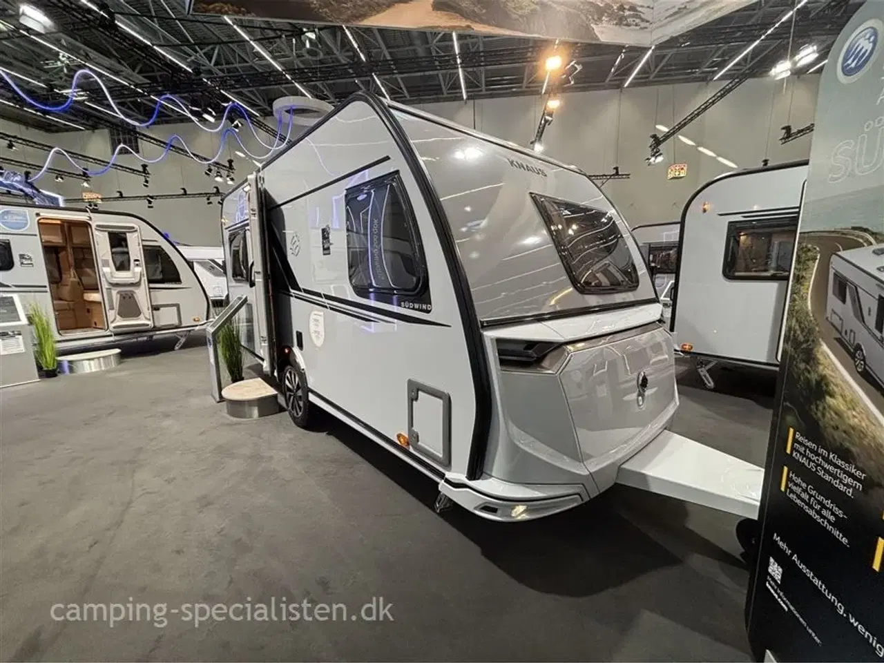 Billede 2 - 2026 - Knaus Südwind 450 FU   Nyhed 2026 Knaus 450 FU BLACK SELECTION kan snart ses hos Camping-Specialisten.dk