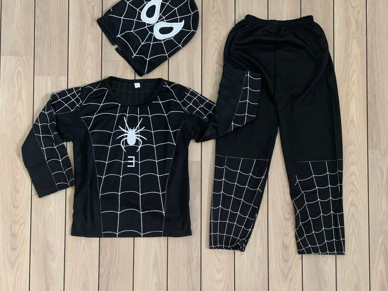 Billede 1 - Spiderman NY kostume dragt str 116 udklædningstøj 
