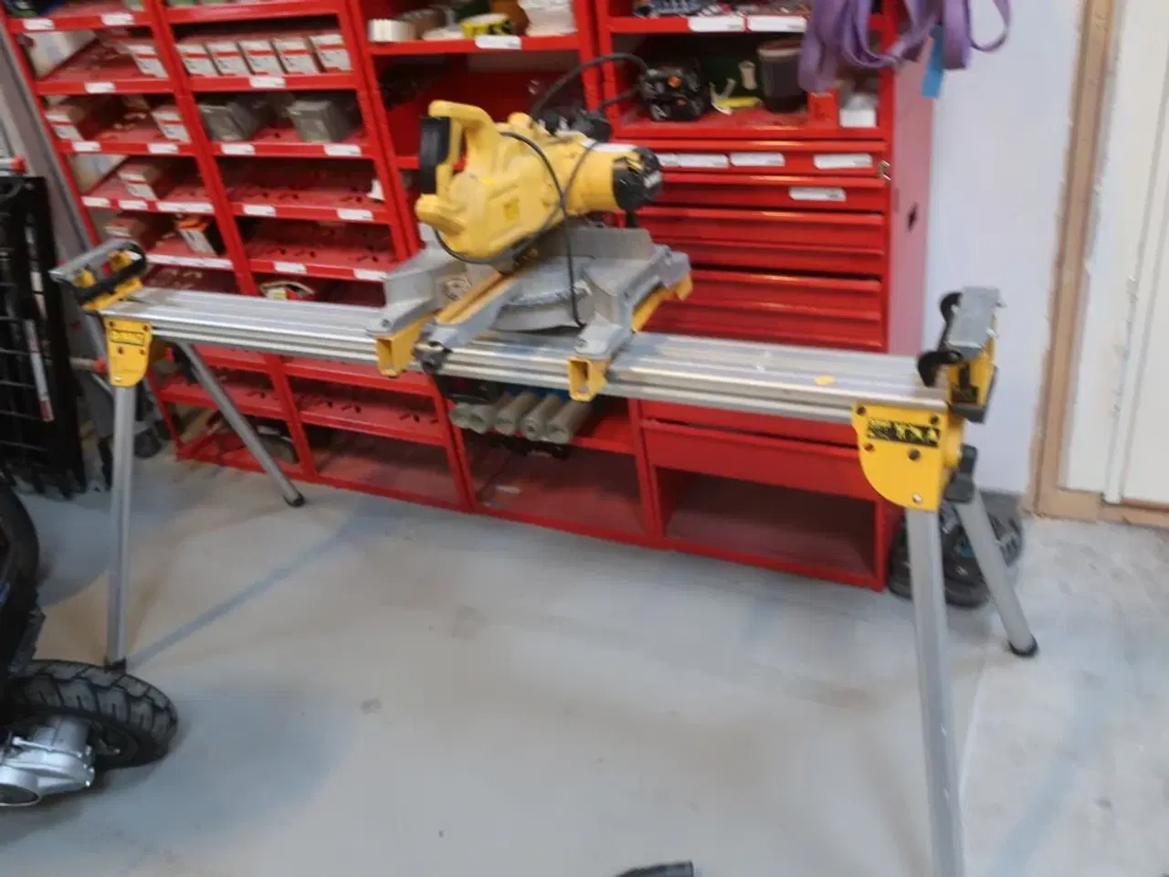 Billede 2 - Kap/ geringssav DEWALT DWS777 -QS med arbejdsbord