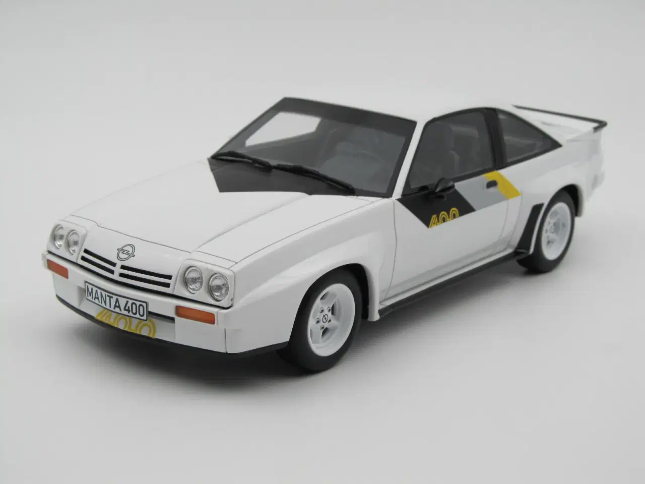 Billede 1 - 1982 Opel Manta 400  Limited edition - 1:18