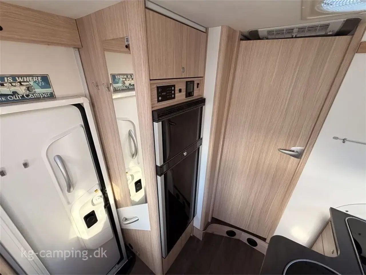 Billede 11 - 2021 - SunLight I 68 Adventure Edition   Topudstyret autocamper med bla. Clesana toilet - Ektra webasto oliefyr - Klimaanlæg - Maxxfan osv...