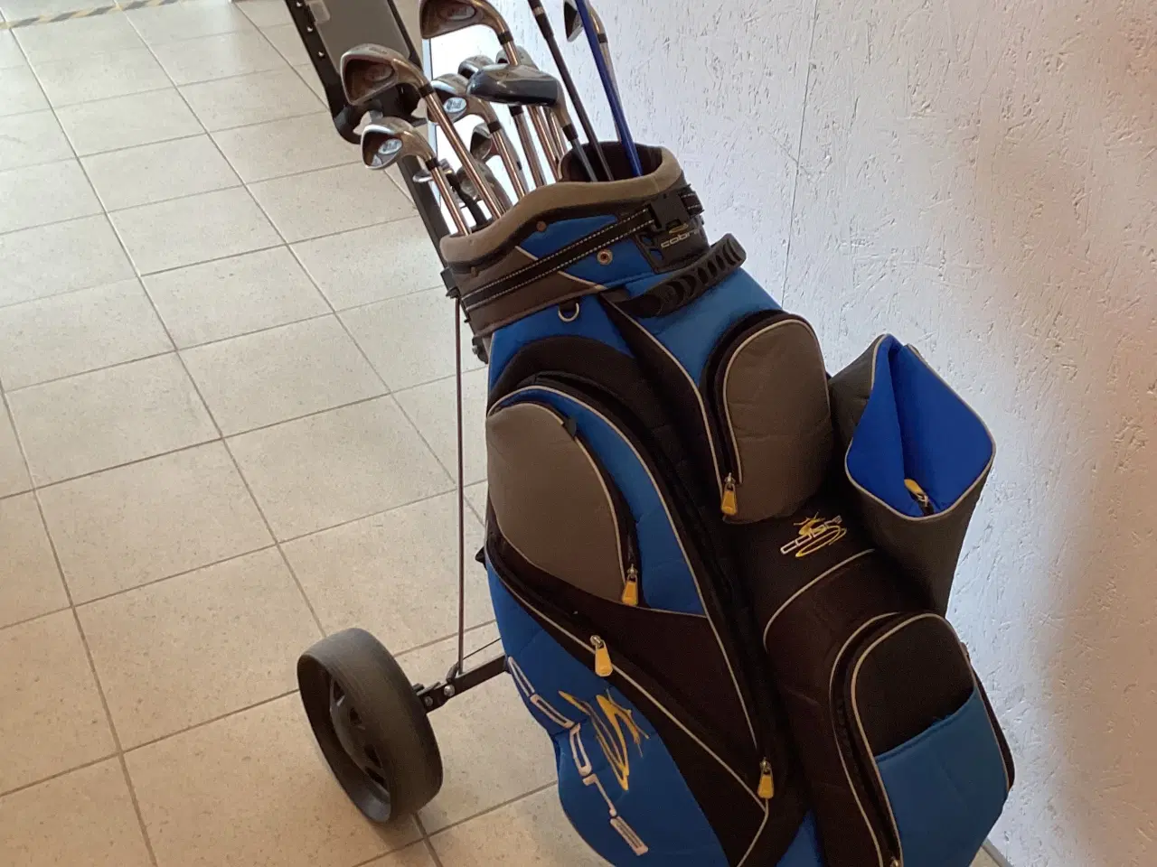 Billede 7 - Golfsæt vogn bag og vilson udstyr mm.