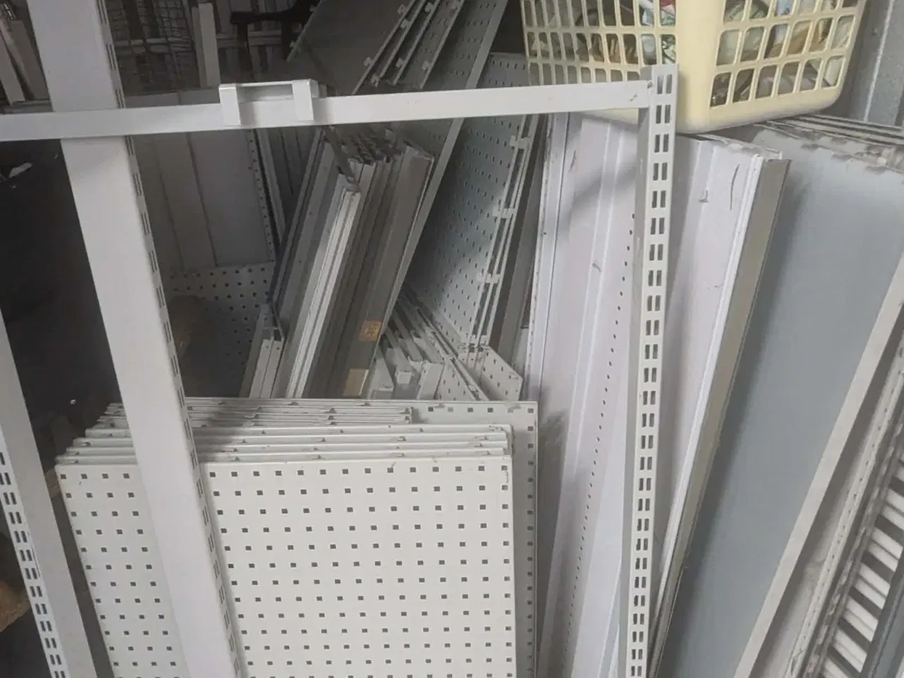 Billede 4 - Butiksinventar i Odense