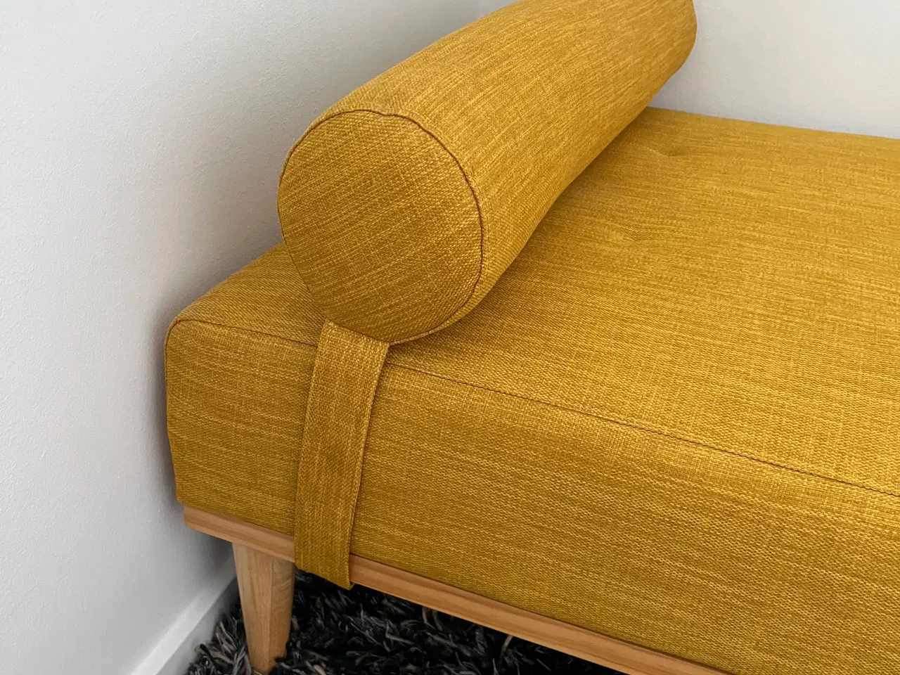 Billede 2 - Flot day-bed m/lyst træ inkl. pude , næsten som ny