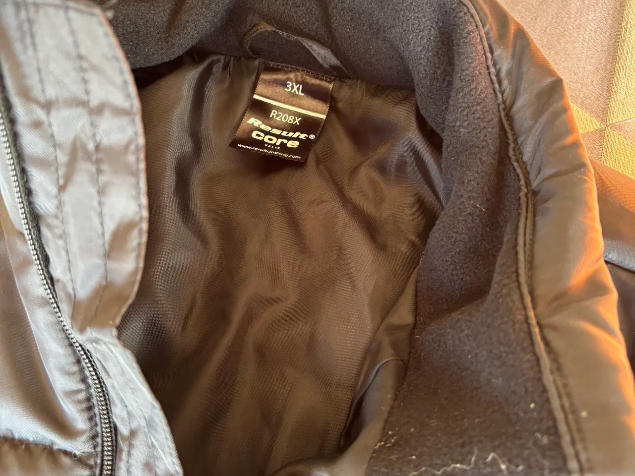 Billede 4 - Herre vest med Fiat logo på. xxxl