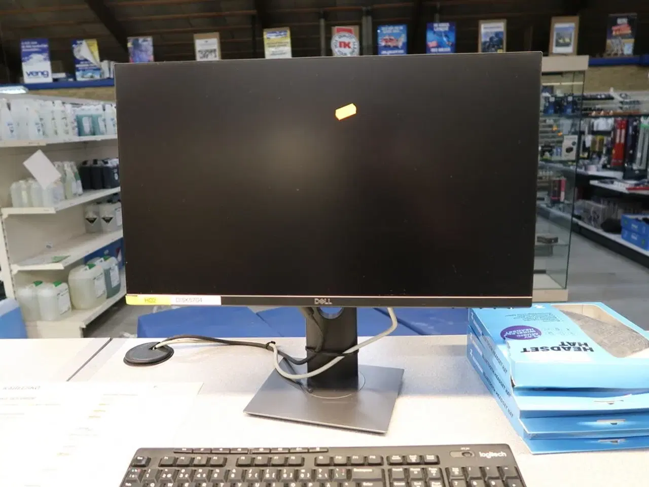 Billede 4 - Computerskærm DEL P2419H med computer, tastatur og mus