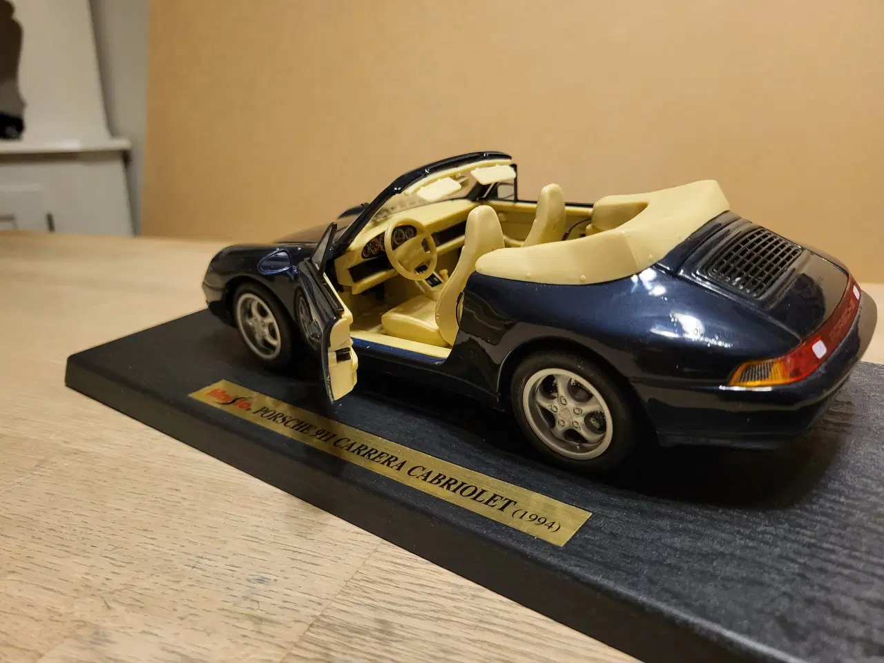 Billede 7 - Modelbil, Porsche 911 Cabriolet 1994, skala 1/18