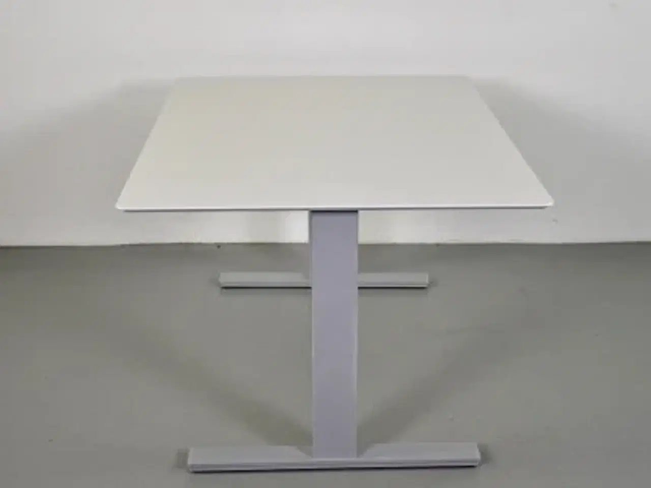 Billede 3 - Konferencebord med hvid plade og grå stel