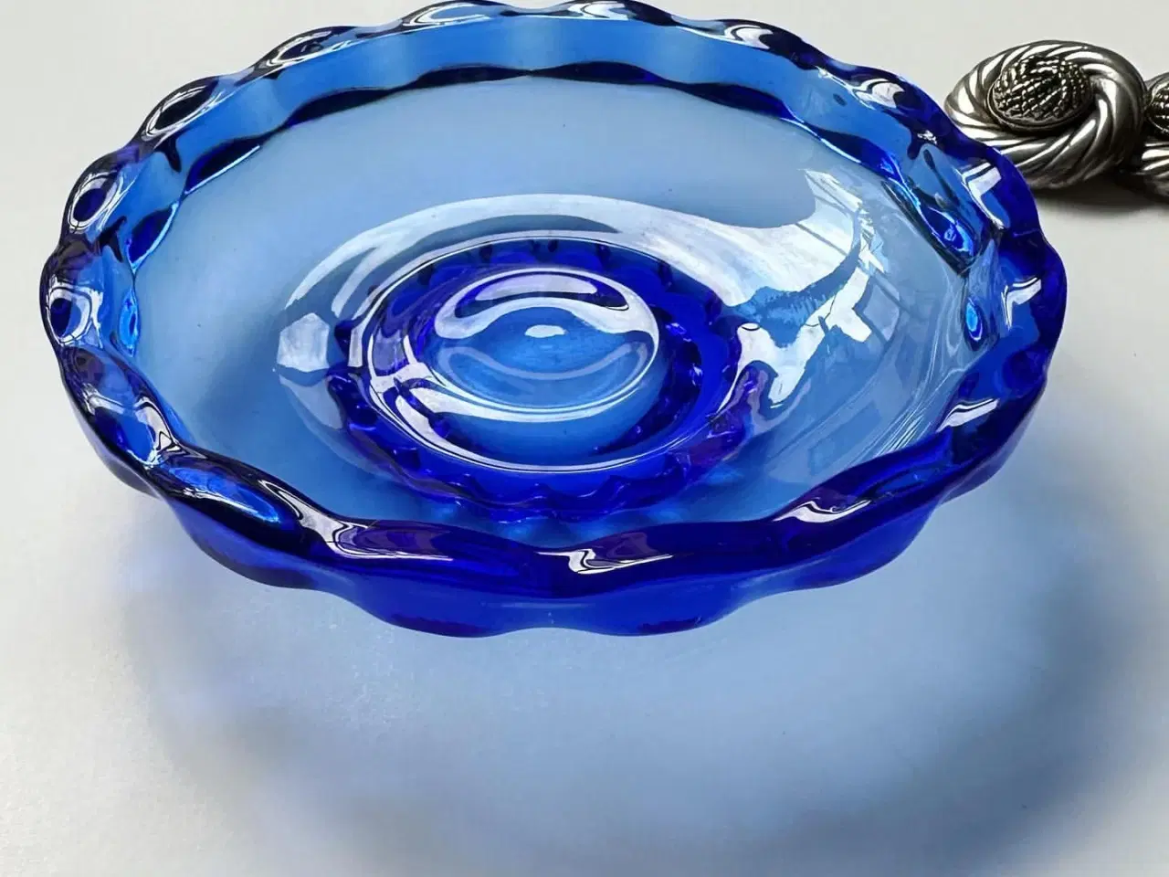 Billede 3 - Rund blå skål med bobbelkant