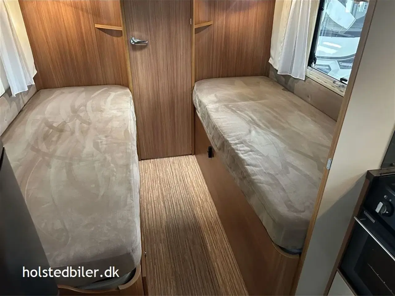 Billede 12 - 2011 - Adria Coral 670 SLT   5 selepladser - km KUN 72000 - 2 enkeltsenge.