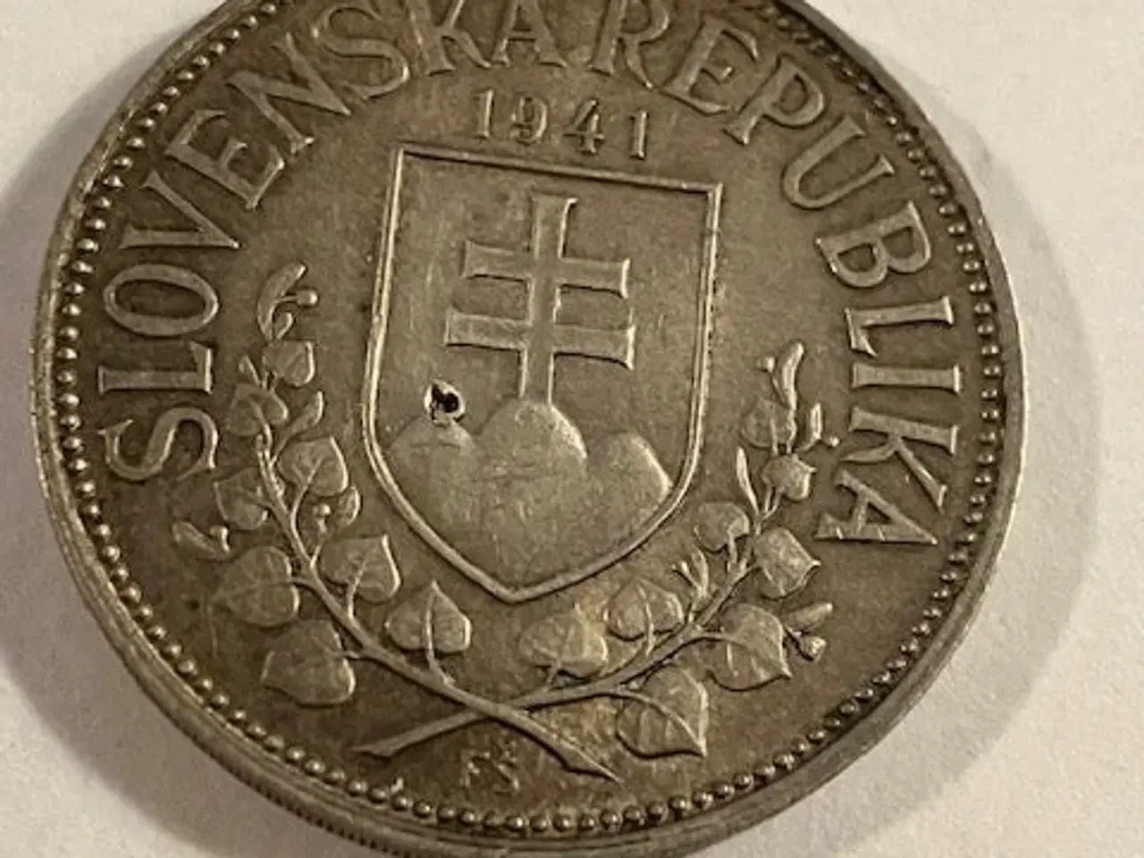 Billede 2 - 20 Korun Slovenska 1941 - med hul