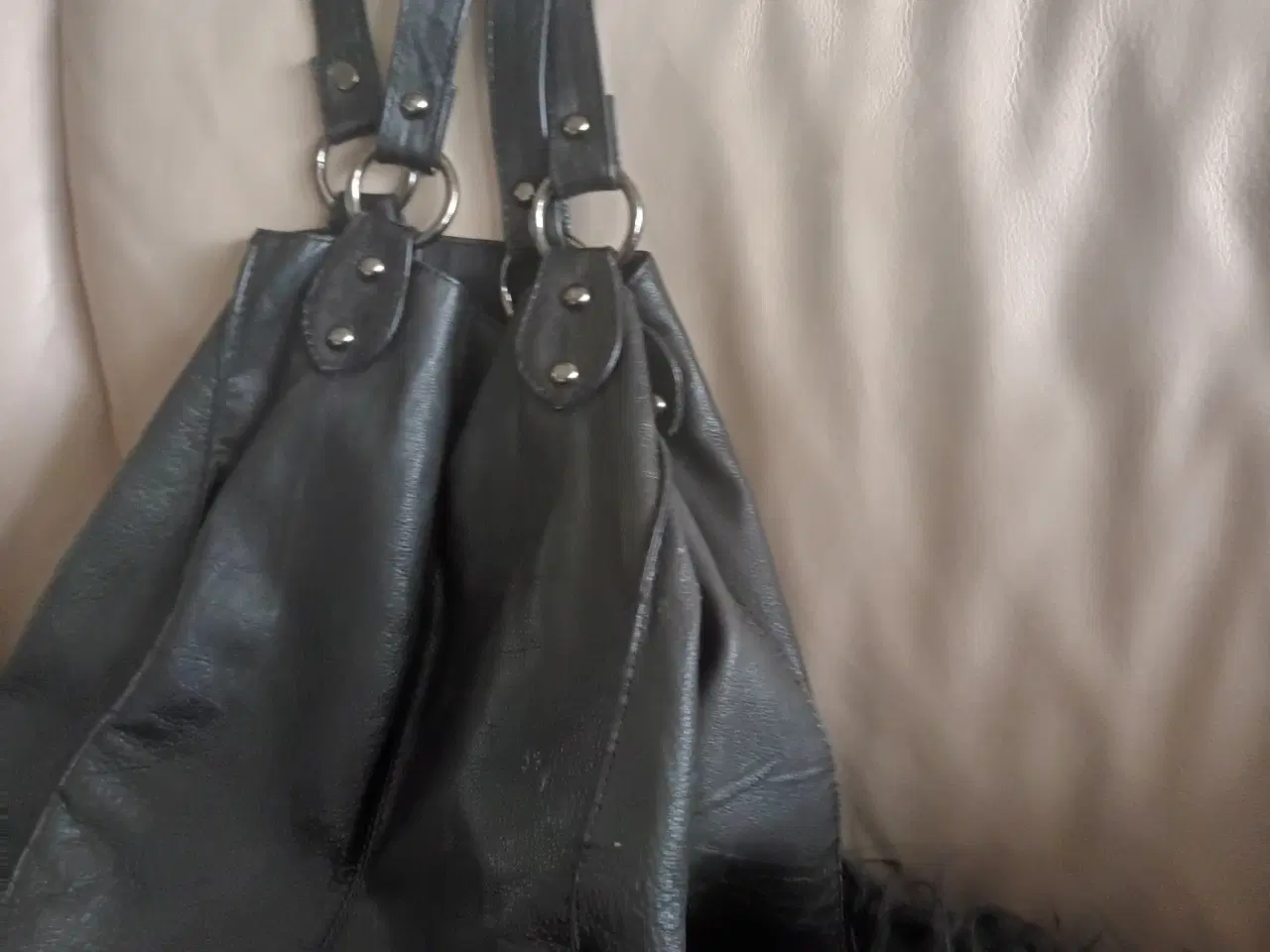 Billede 1 - Skuldertaske, andet mærke, lammeskind, SUPER LÆKKE