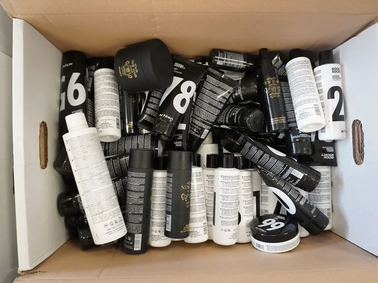 Billede 1 - Kasse med div. Hårprodukter, Artego, Good Society