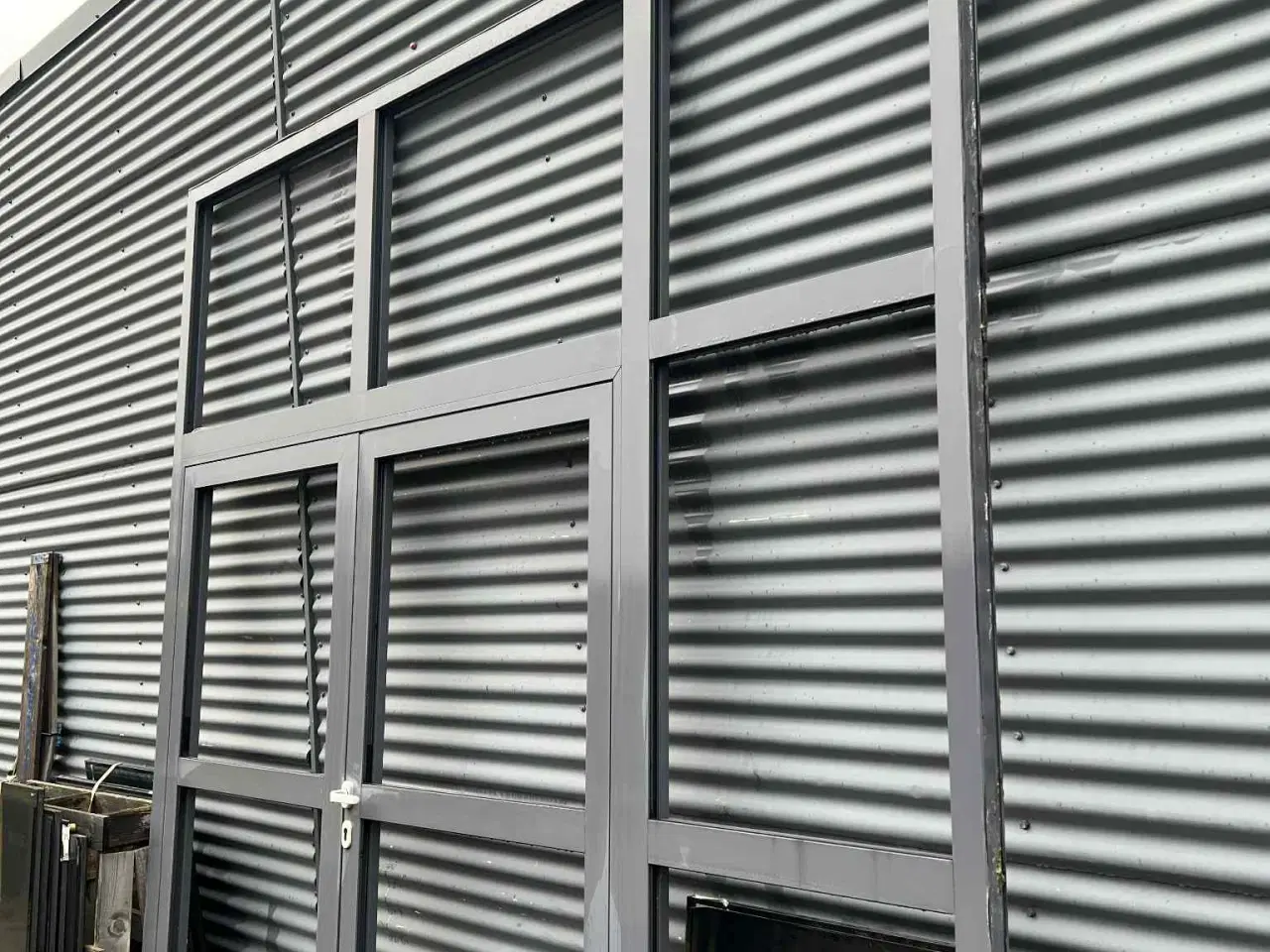 Billede 2 - Glas Facade parti (300cmx300cm) (Skaffor Blå glas)