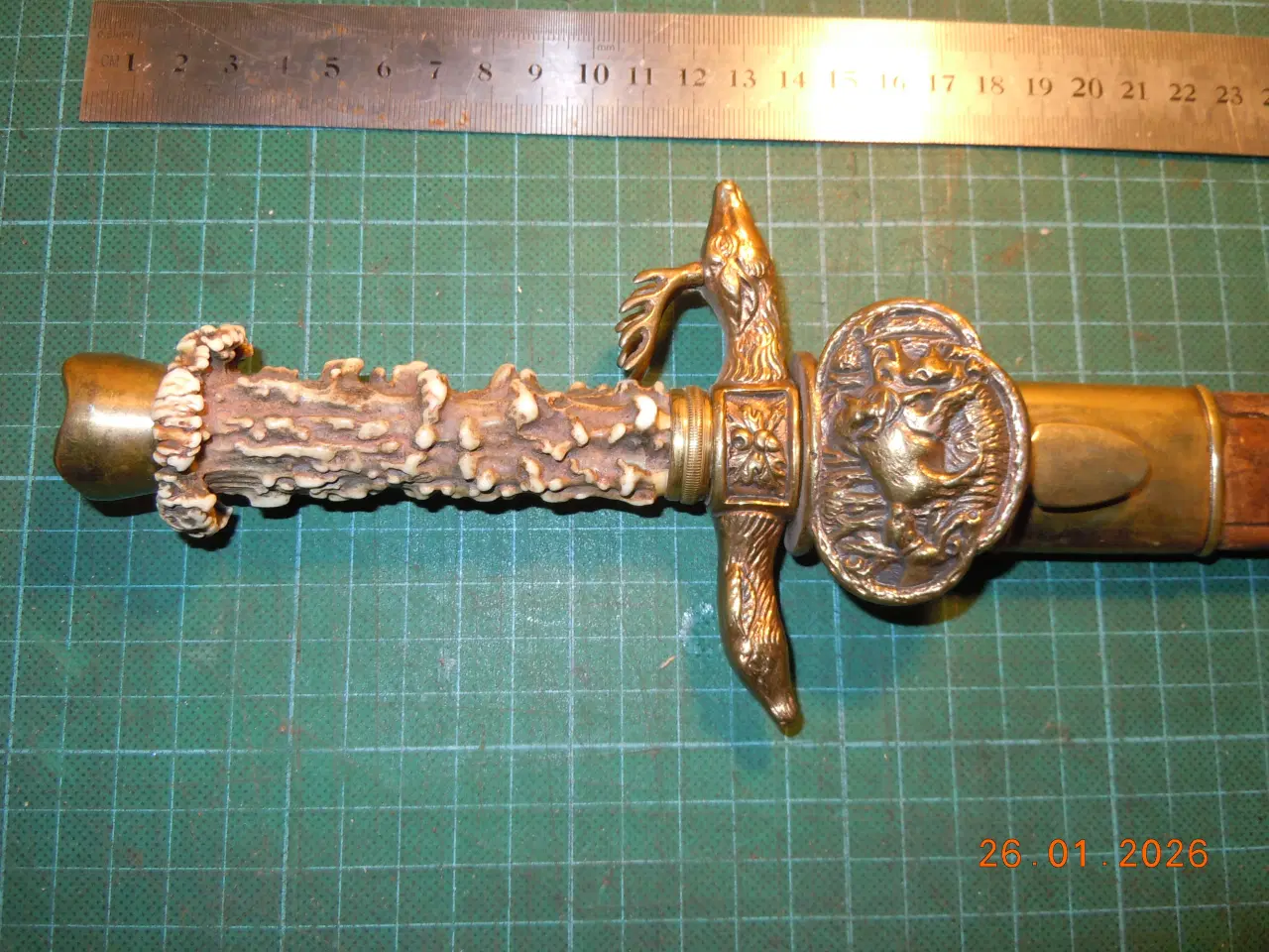 Billede 2 - Hirschfänger med messingbeslag i læderskede.