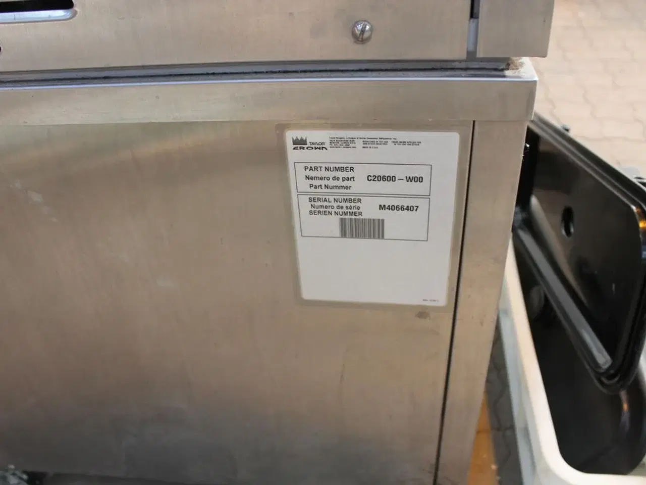 Billede 2 - Tayler Soft Ice/yougurt maskine, vandkølet m/3haner komplet