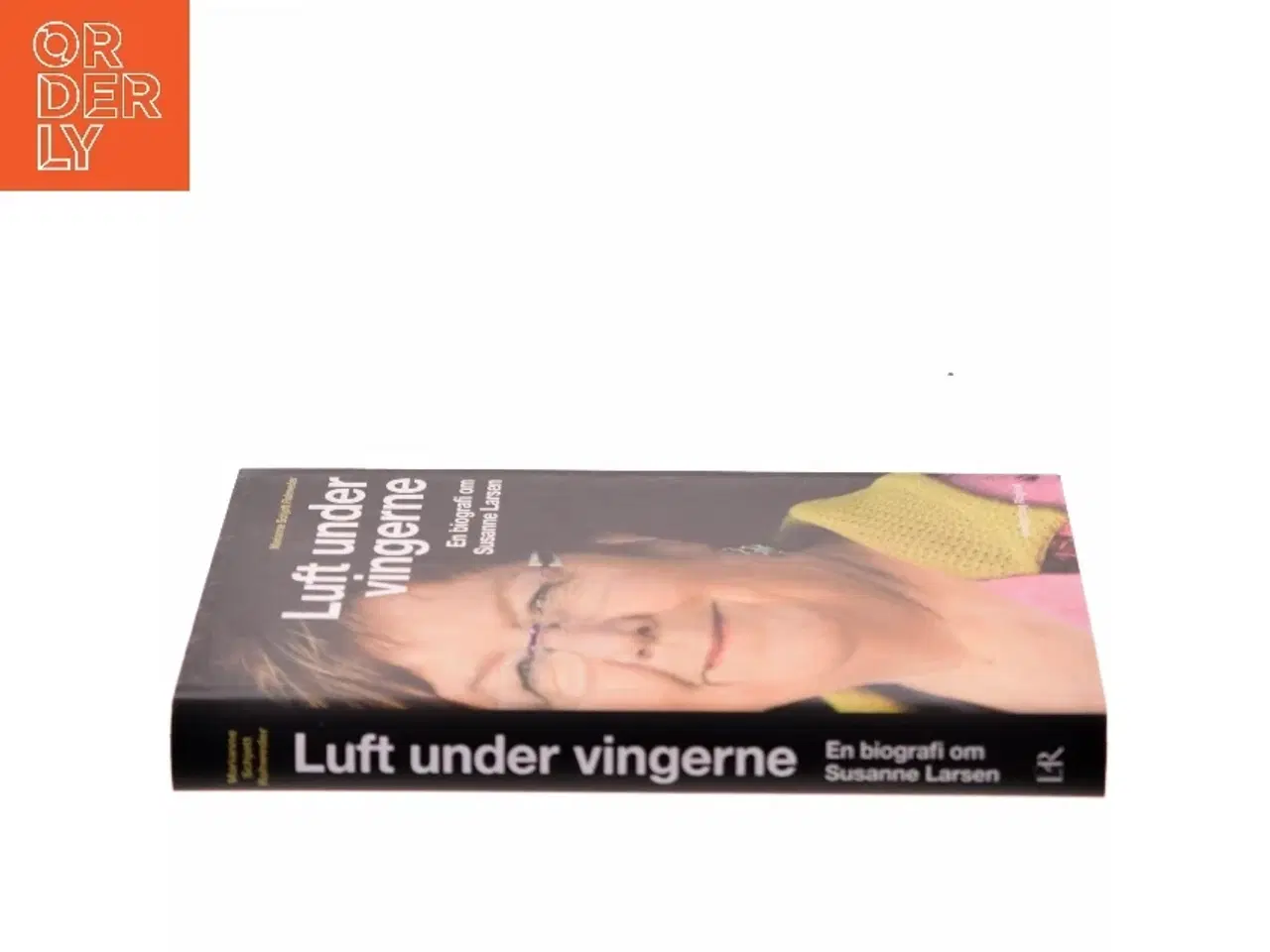 Billede 2 - Luft under vingerne : en biografi om Susanne Larsen af Marianne Schjøtt Rohweder (Bog)