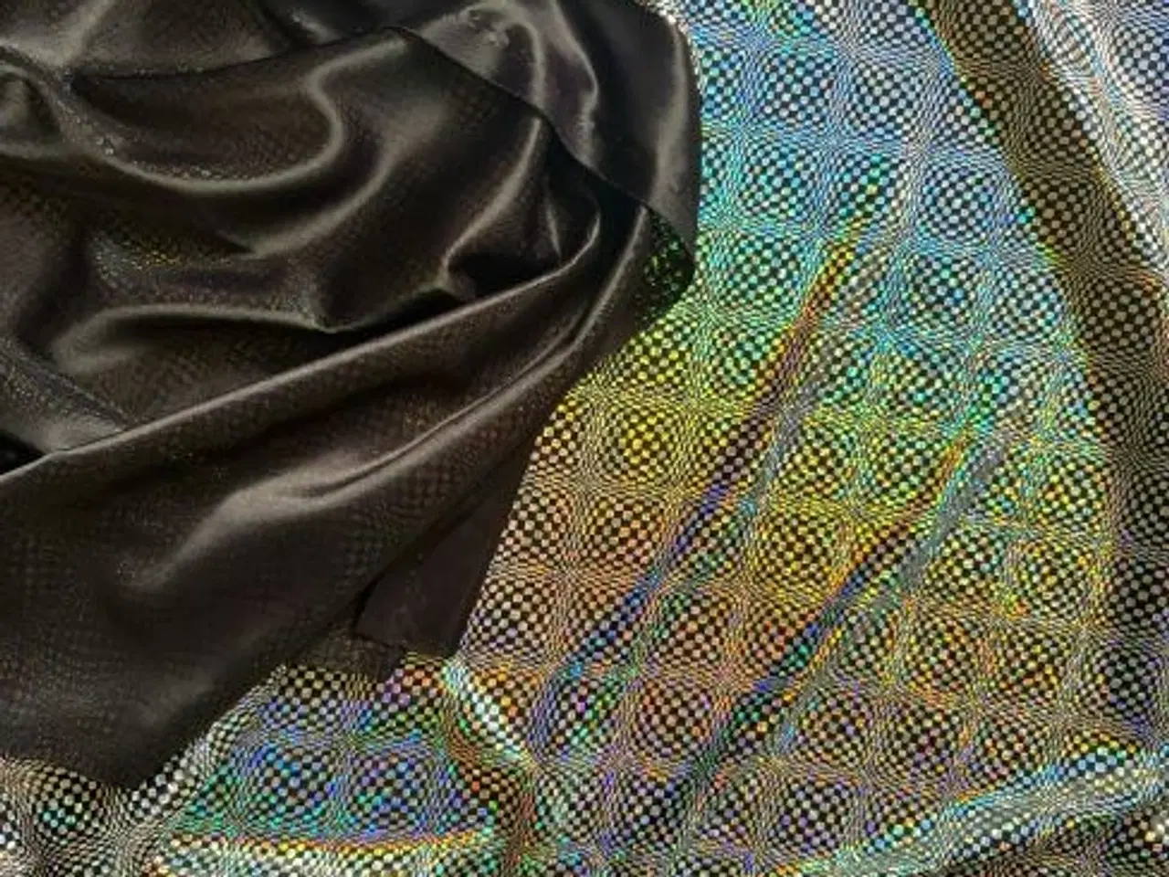 Billede 3 - Stof med holografisk mønster - feststof