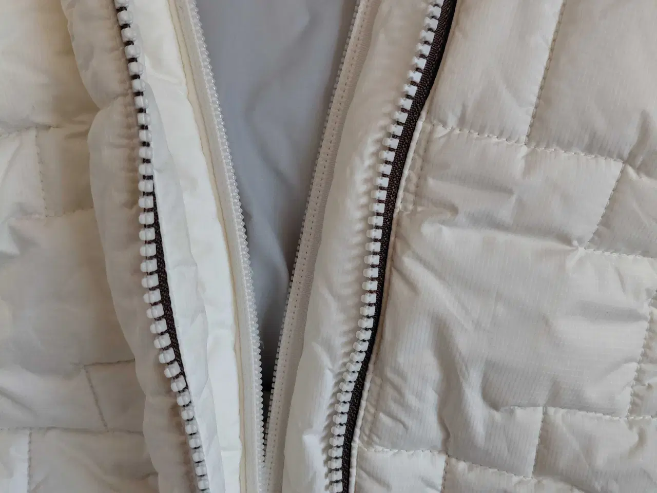 Billede 5 - Vinter jakke med masse af detaljer