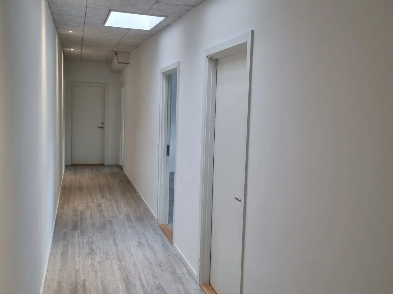 Billede 10 - Lager med kontor