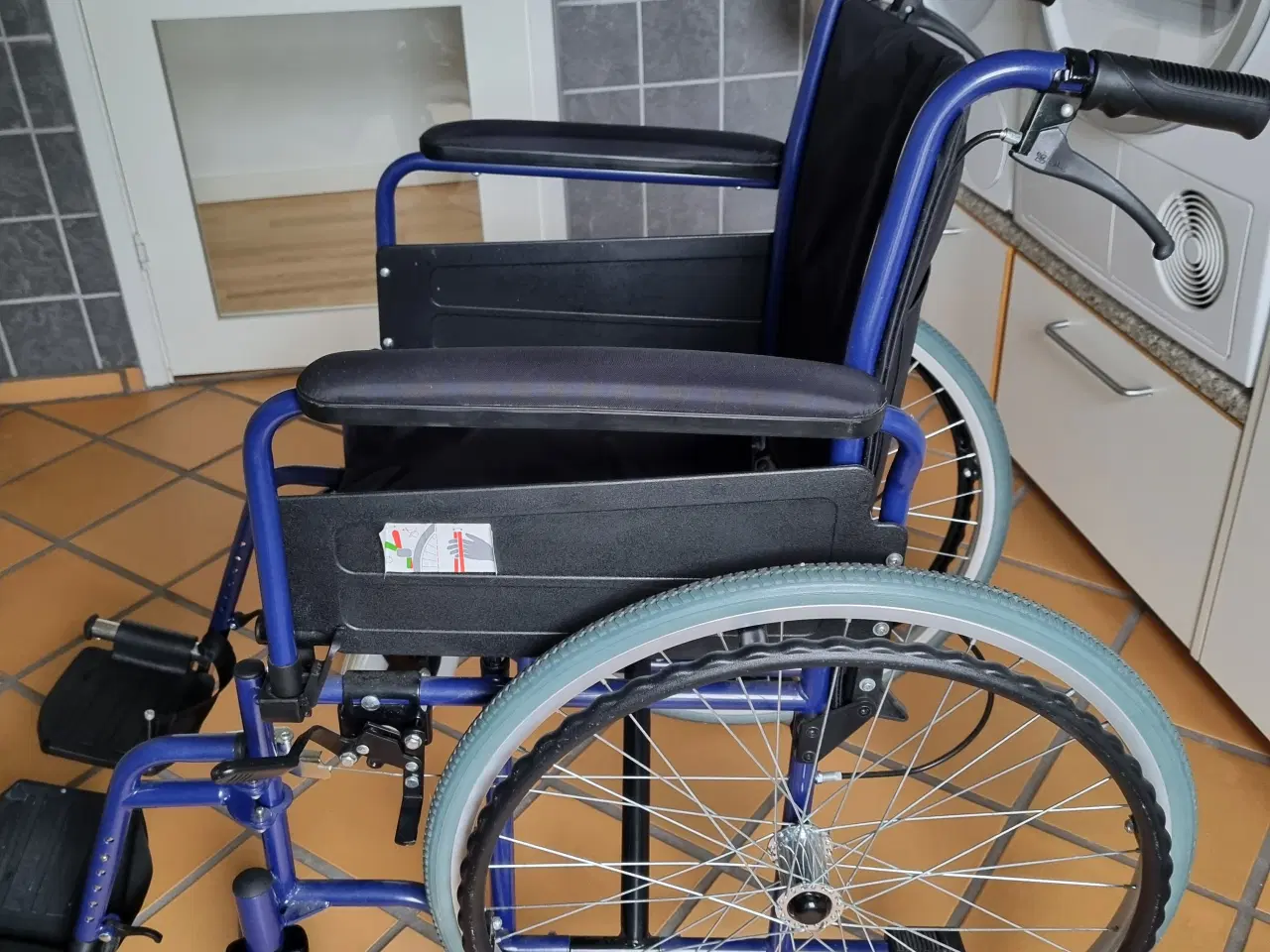 Billede 1 - Kørestol Mobilex m. Safe-med. pude