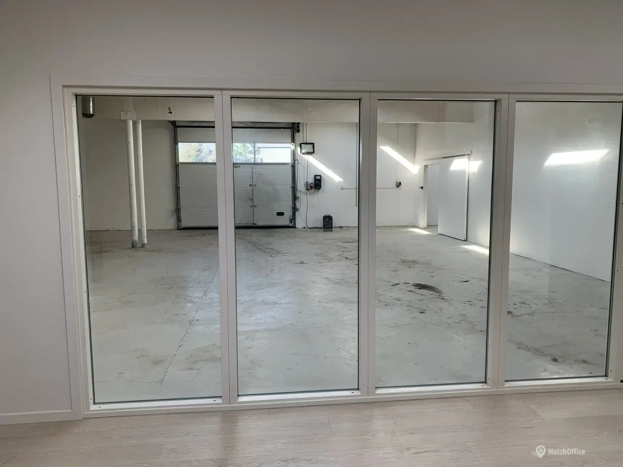 Billede 5 - Lager med elhejst aluport beliggende i populært håndværksområde i Greve