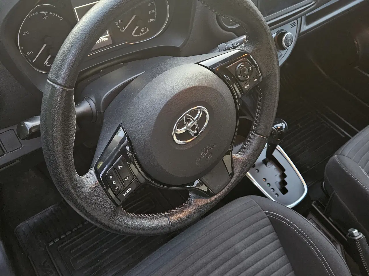 Billede 5 - Toyota Yaris 1.5 Hybrid H3 ECVT topudstyr nyservic