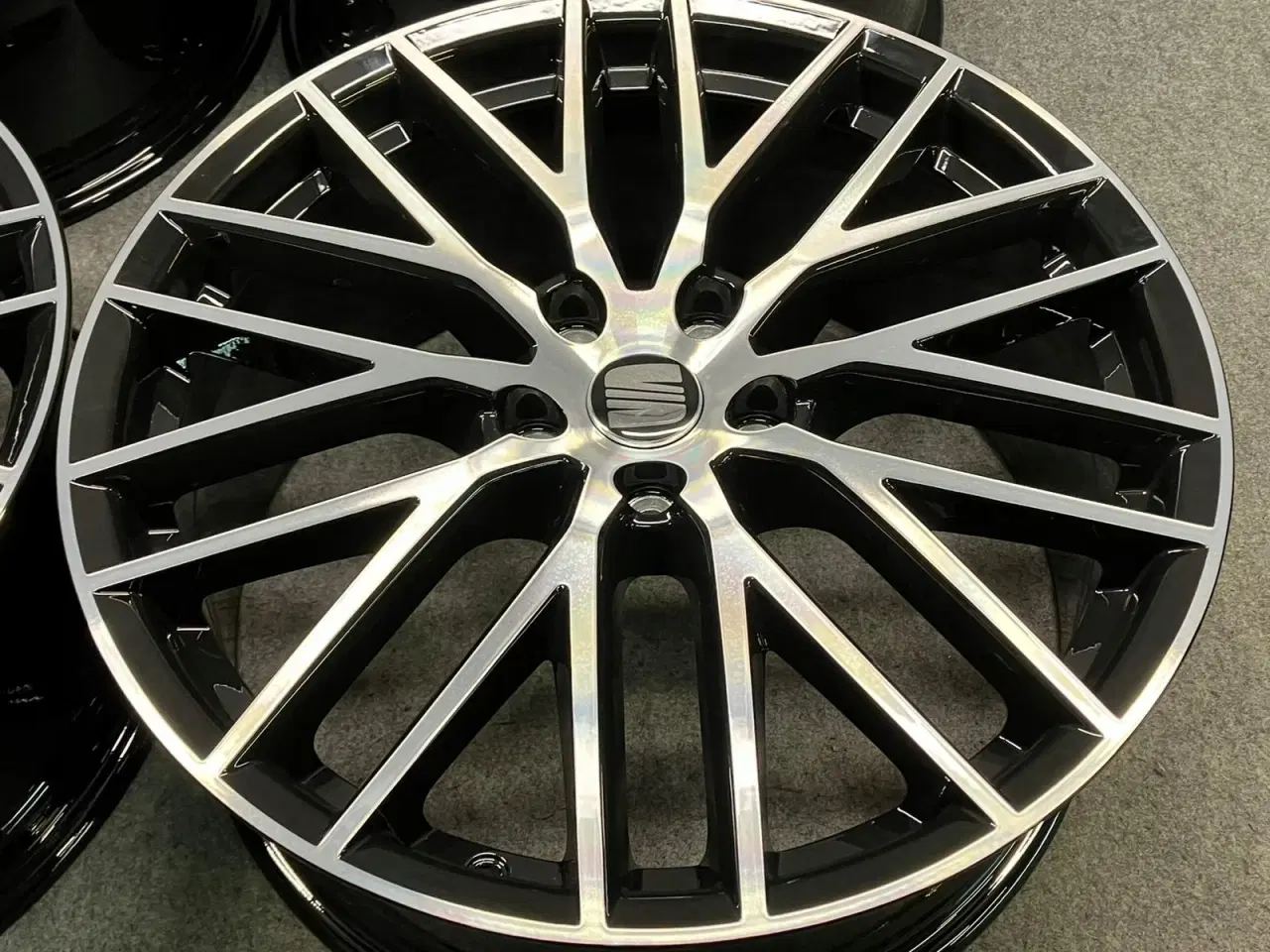 Billede 3 - ALUFÆLGE SEAT CUPRA LEON 5F0 19"