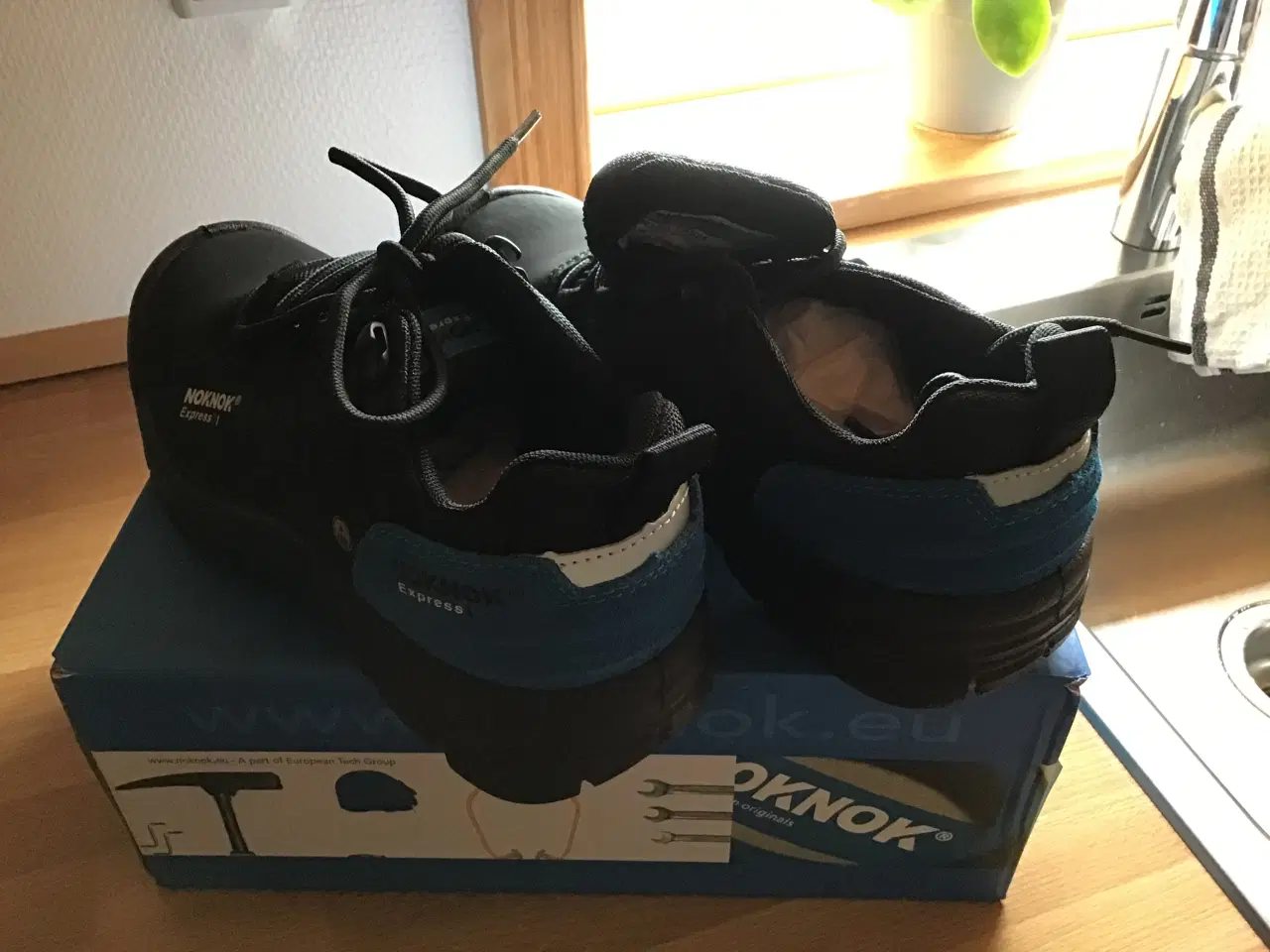 Billede 2 - Nye Sikkerhedssko str 39 NokNok Exp 1