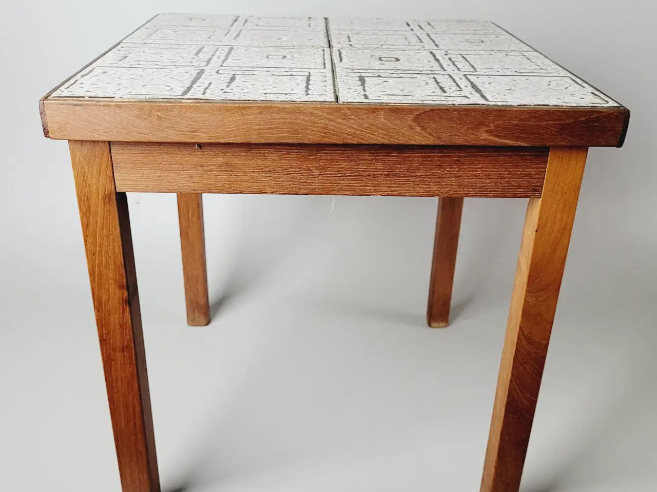 Billede 5 - ⭐️· Retro kakkelbord i teaktræ - sofabord/sidebord