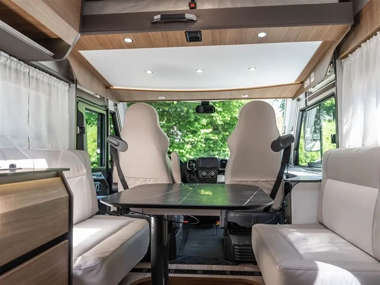 Billede 5 - 2024 - Benimar Amphitryon 998 Northautokapp   Luksus autocamper med Alde varme og 180 HK