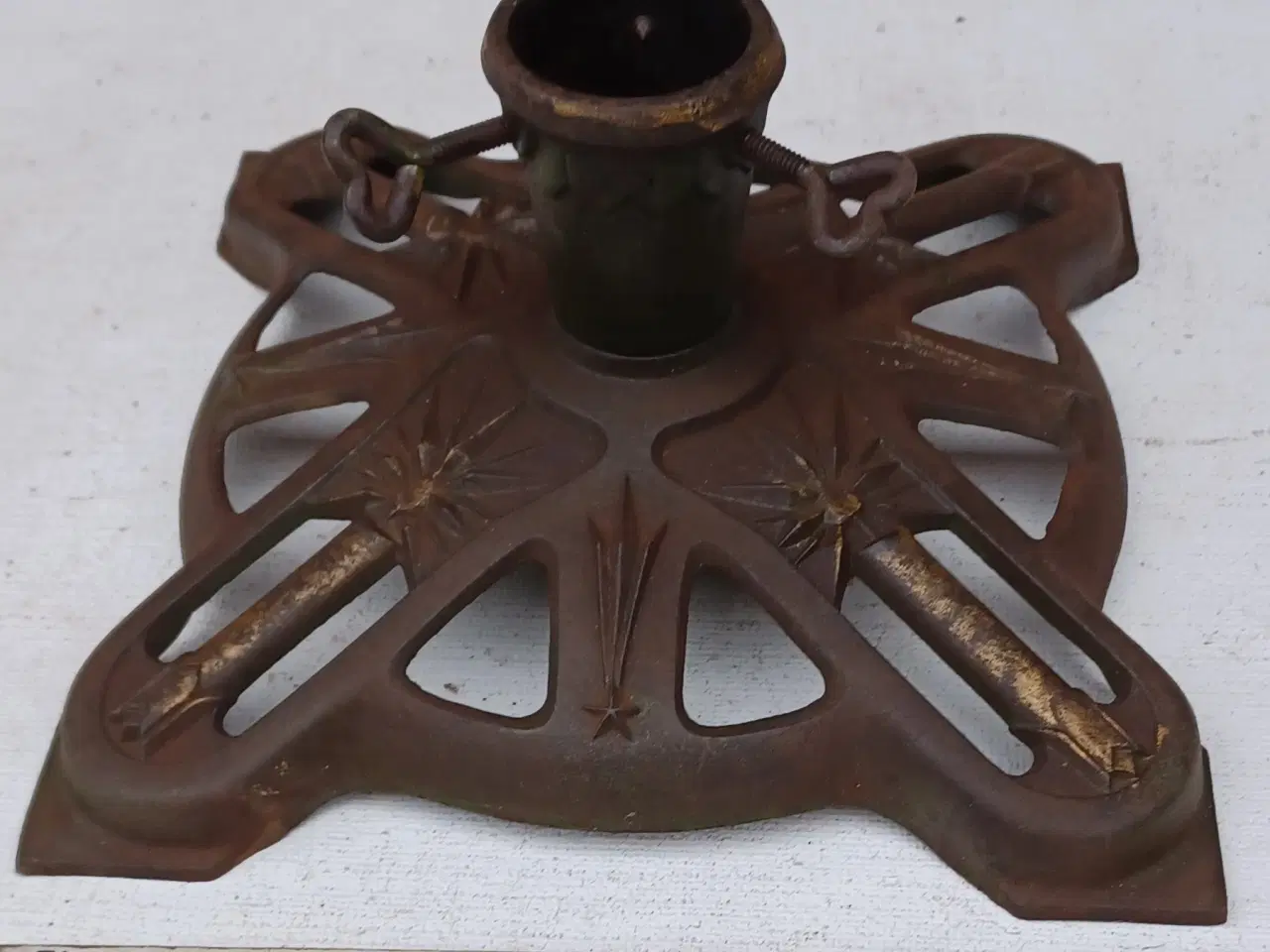 Billede 1 - Juletræsfod, Carls-Hütte.