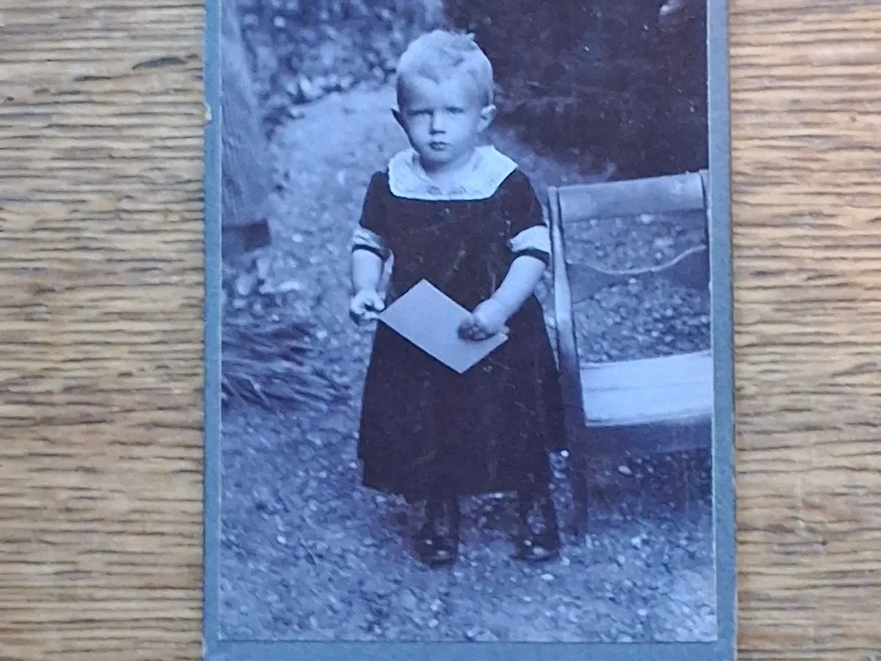 Billede 5 - 4 stk. Antik fotos på karton. 6,5x10cm. 