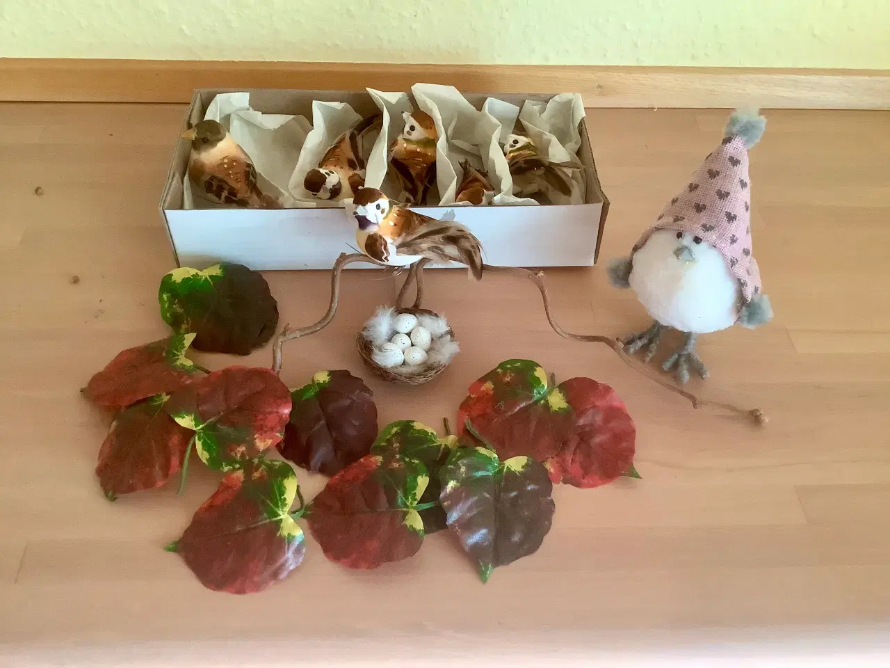 Billede 1 - Dekorations materialer - fugle - visne blade 