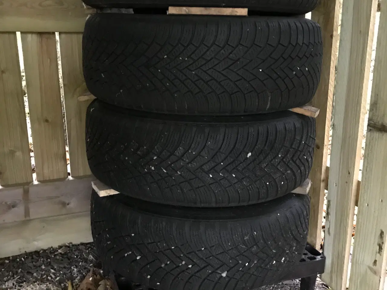 Billede 4 - 4 vinterdæk, 2 fælge til C4