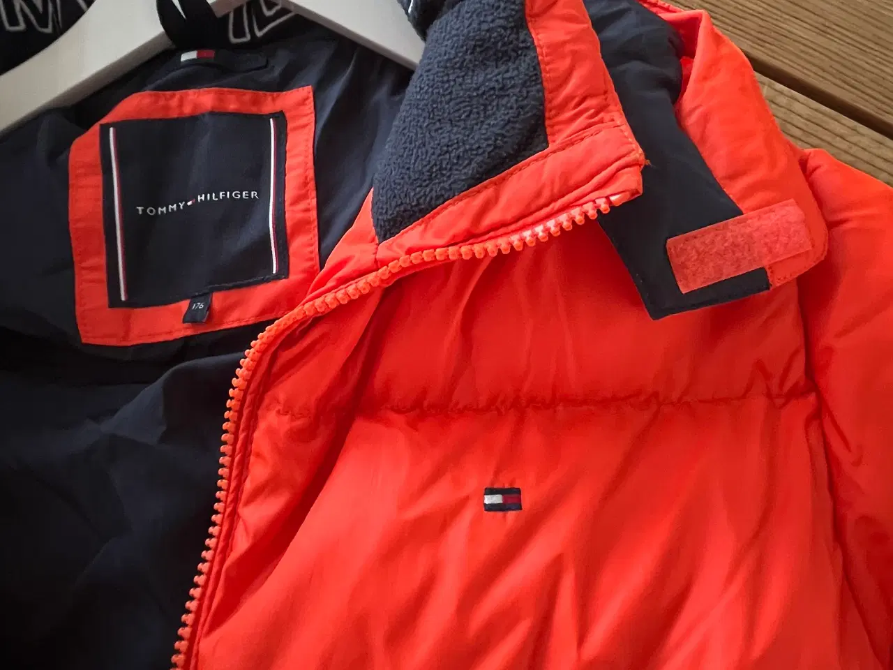 Billede 3 - Thommy Hilfiger Dunjakke